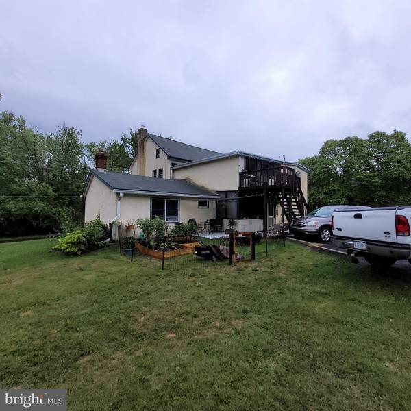 345 E DARK HOLLOW RD, Pipersville, PA 18947