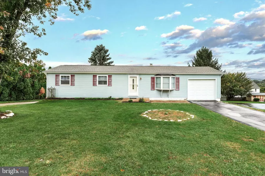 395 MANOR RD, Red Lion, PA 17356