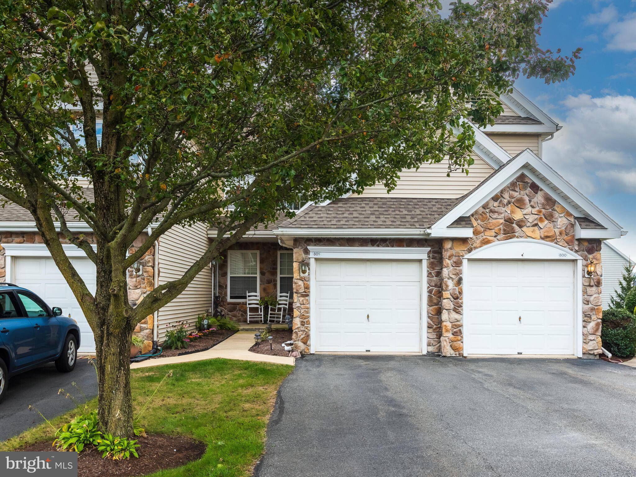 801 COUNTRY LN, Morgantown, PA 19543
