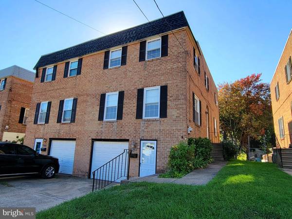 2828 WALNUT HILL ST, Philadelphia, PA 19152