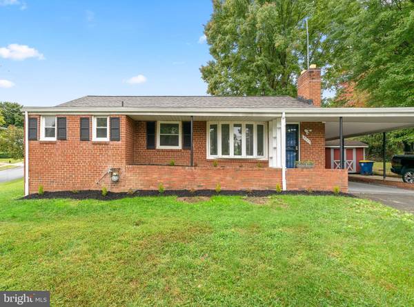 8303 LEGATION RD, New Carrollton, MD 20784