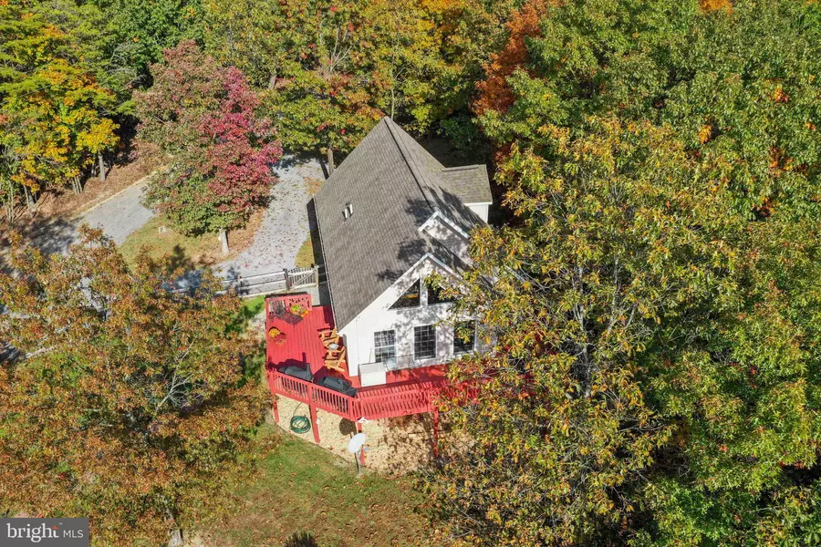 341 ROUND TOP LN, Berkeley Springs, WV 25411