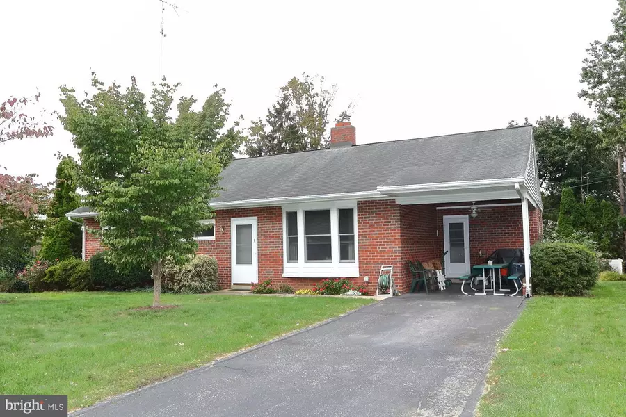 22 QUAKER HILLS RD, Lancaster, PA 17603