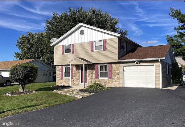 22 EVERGREEN DR, Hanover, PA 17331