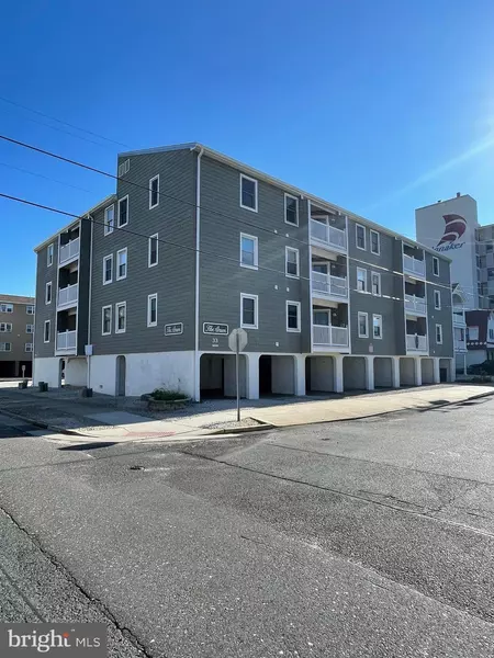 33 36TH ST #3C, Sea Isle City, NJ 08243