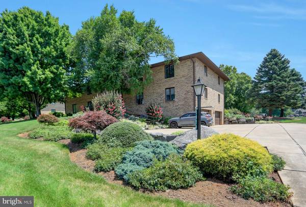 5850 FAIRWAY DR W #2, Fayetteville, PA 17222