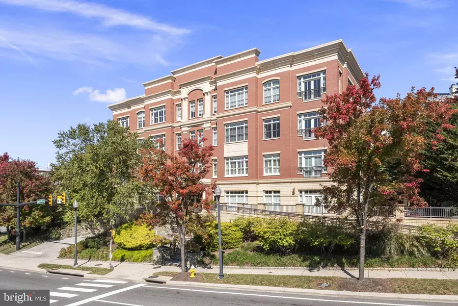 2801 LANGSTON BLVD #303, Arlington, VA 22201