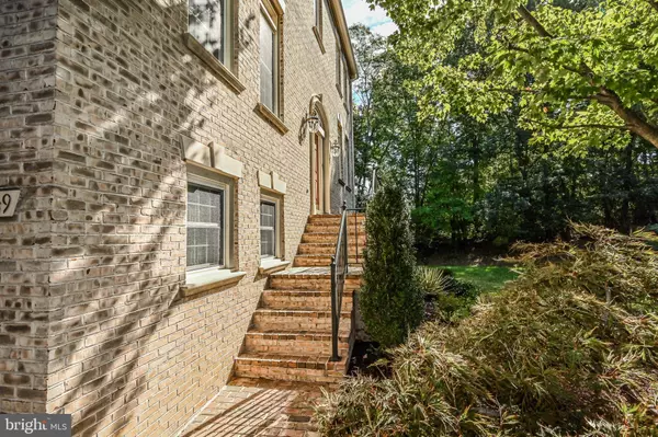 Vienna, VA 22182,2149 WOLFTRAP CT