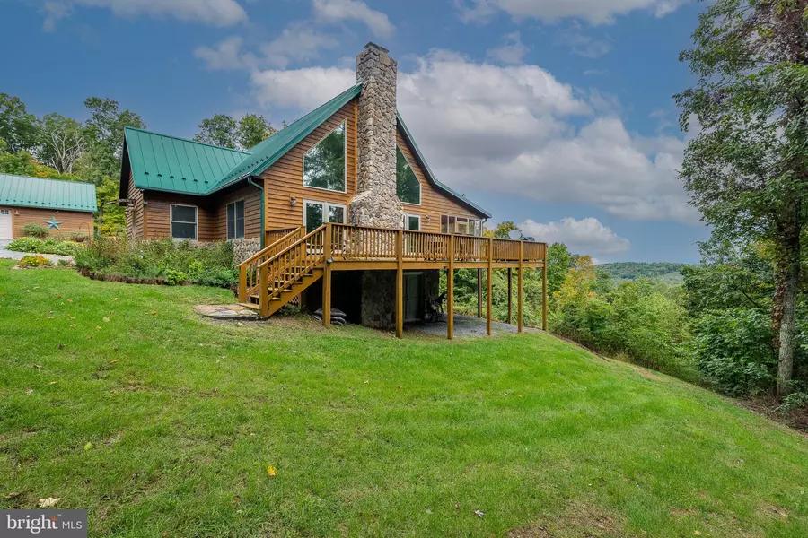 2020 QUAINT ACRES LN, Berkeley Springs, WV 25411