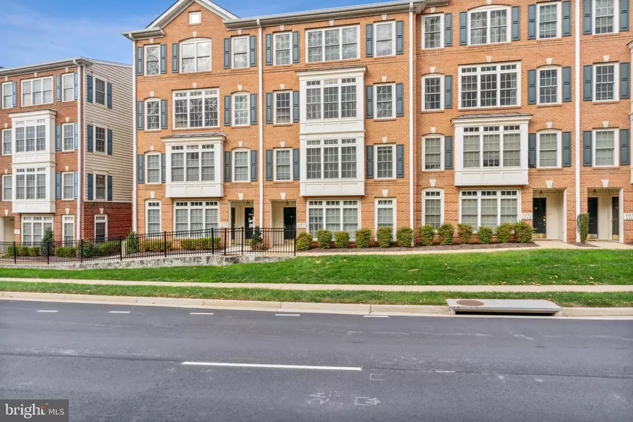 4553 WHITTEMORE PL #1421, Fairfax, VA 22030