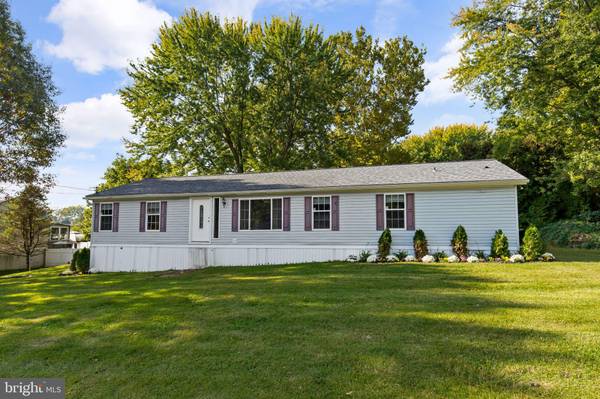 302 S 2ND ST, Bainbridge, PA 17502