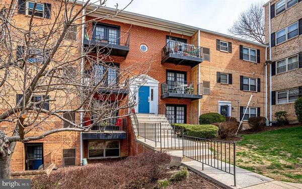 5933 QUANTRELL AVE #T1, Alexandria, VA 22312