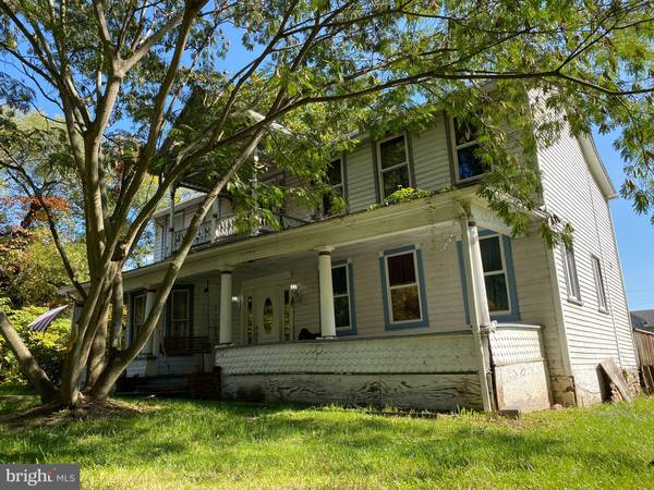 44 WATER ST, Maysville, WV 26833