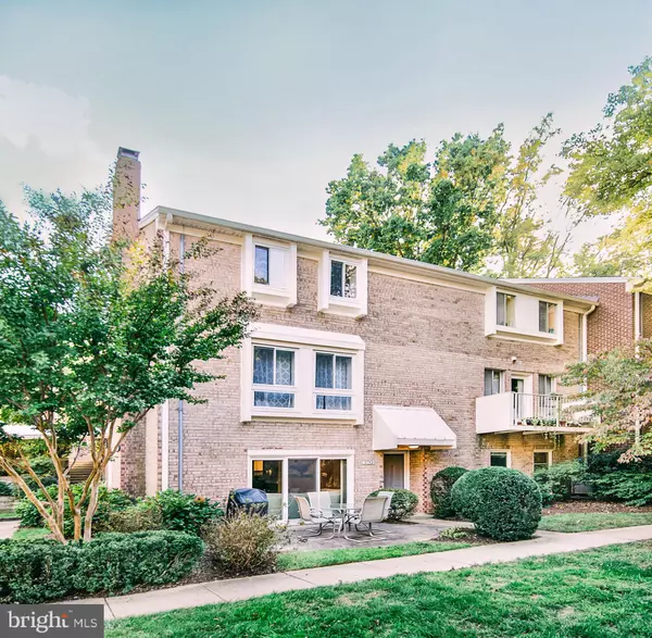 3759 PERSIMMON CIR, Fairfax, VA 22031