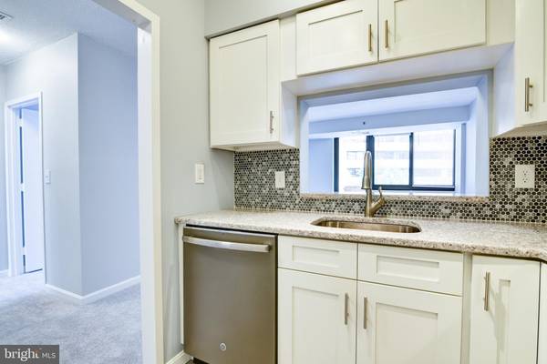 Arlington, VA 22202,1805 CRYSTAL DR #215S