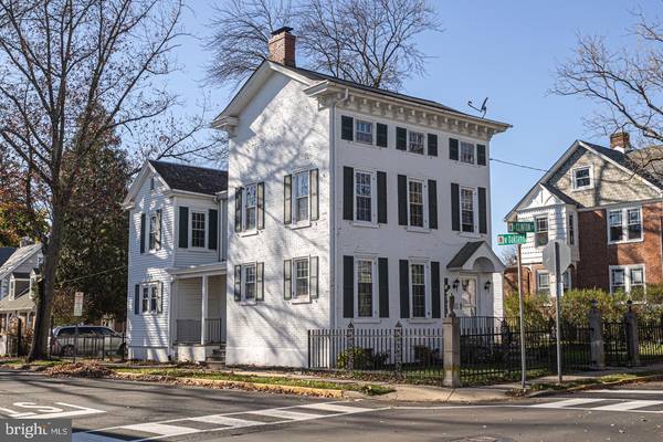 50 S CLINTON ST, Doylestown, PA 18901