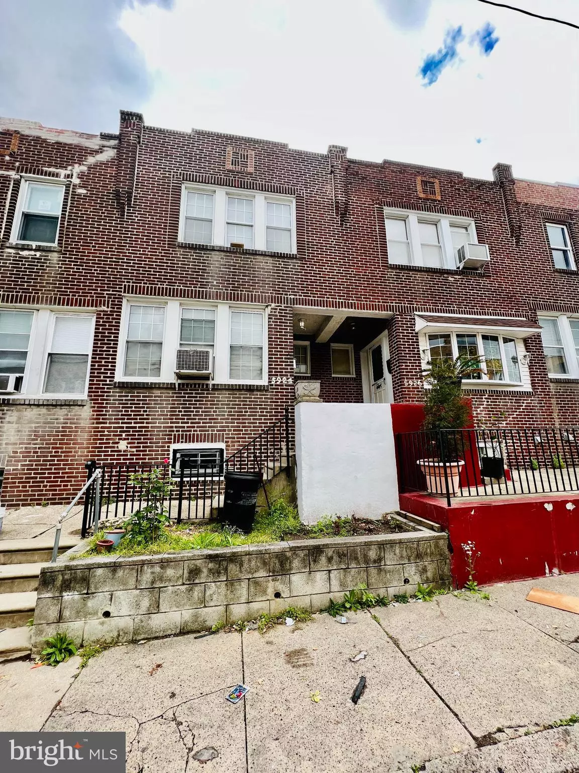 Philadelphia, PA 19120,5924 N LEITHGOW ST