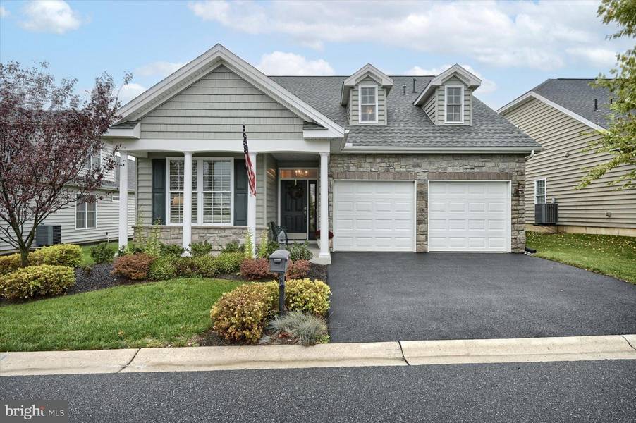 1089 DECLARATION DR, Lititz, PA 17543