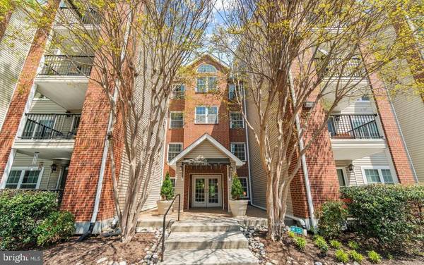 3315 WYNDHAM CIR #2228, Alexandria, VA 22302