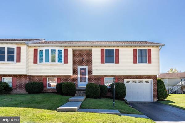 26 SYCAMORE LN, Hanover, PA 17331