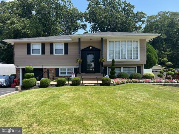 52 NOTRE DAME DR, Delran, NJ 08075