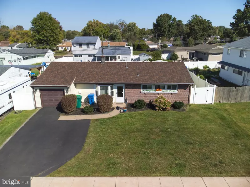 23 IDLEWILD RD, Levittown, PA 19057