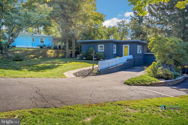 8204 DOUGLAS RD, Glenside, PA 19038