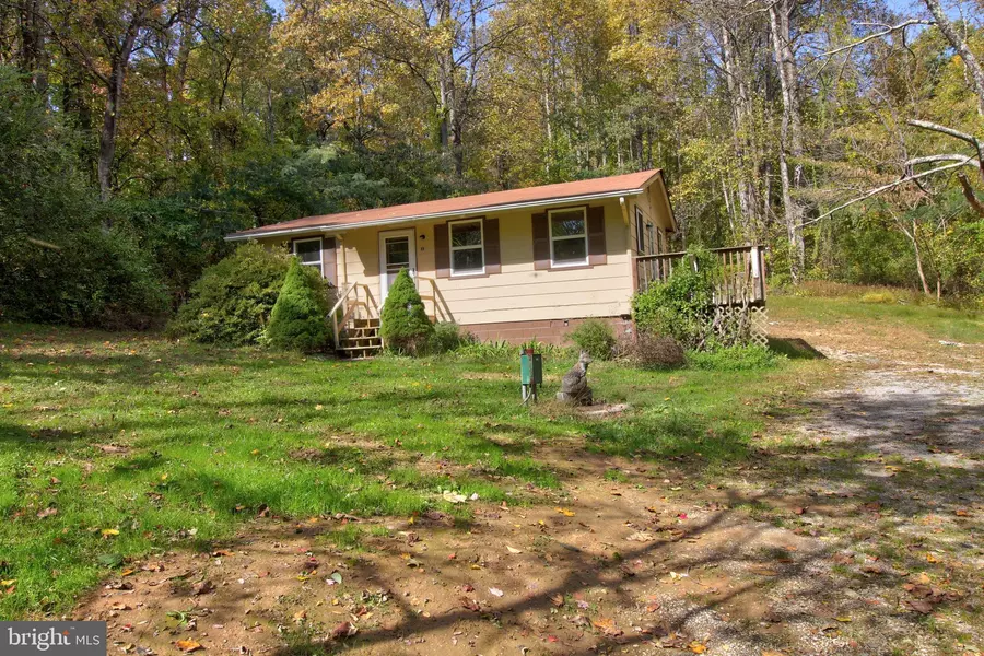 33 BLACK LOCUST LN, Sperryville, VA 22740