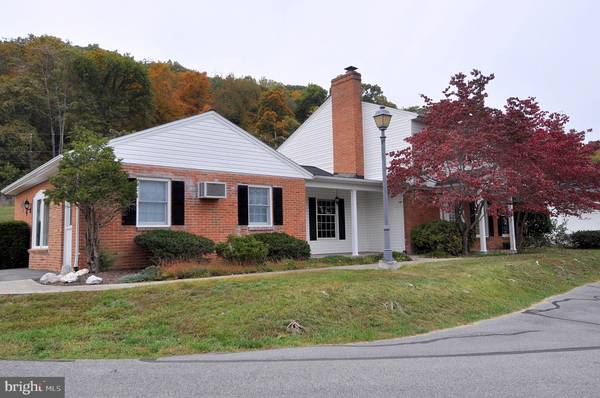 Berkeley Springs, WV 25411,112 GARDEN DR