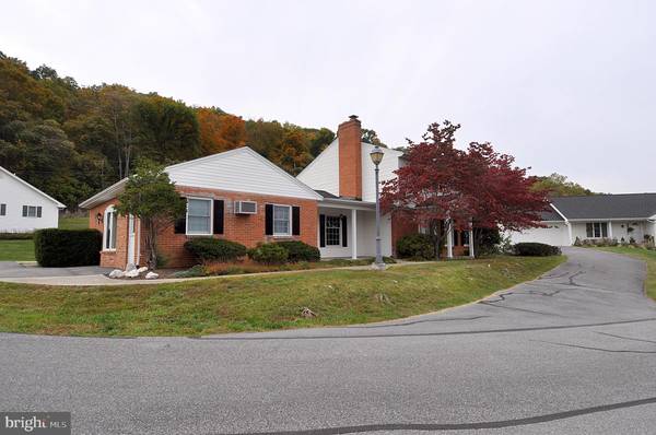 Berkeley Springs, WV 25411,112 GARDEN DR