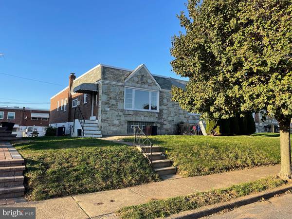 8912 BLUE GRASS RD, Philadelphia, PA 19152