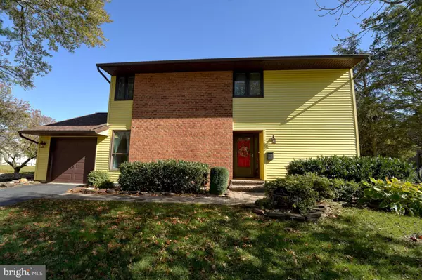 15 OVERTON RD, East Windsor, NJ 08520