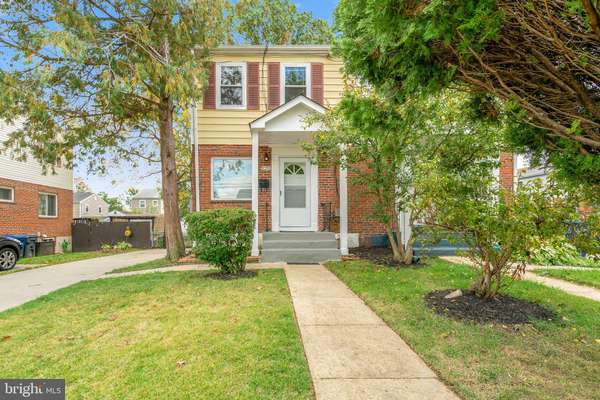 2251 ROANOKE DR, Alexandria, VA 22307