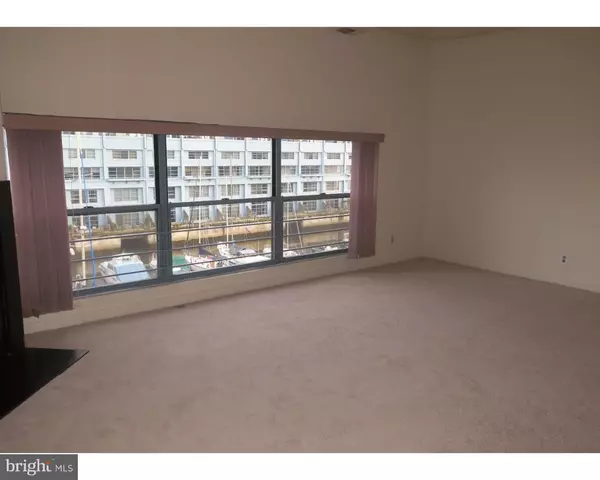 3 N COLUMBUS BLVD #405, Philadelphia, PA 19106