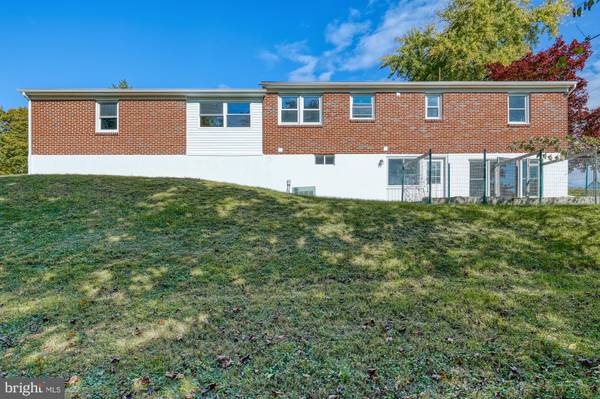 Harrisburg, PA 17112,5975 CLOVER RD