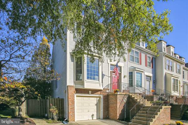 7075 KINGS MANOR DR, Alexandria, VA 22315