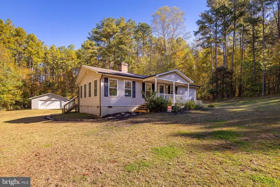 1515 LOG CABIN RD, Beaverdam, VA 23015