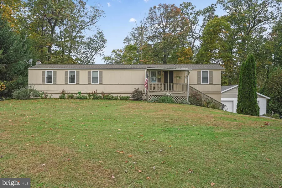 3202 KEENEY CT, Spring Grove, PA 17362