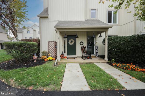 356 WOODLAKE DR, Marlton, NJ 08053