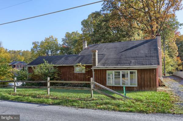 433 SHEEP HILL RD, Newmanstown, PA 17073