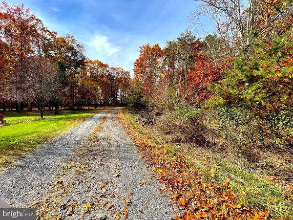 Berkeley Springs, WV 25411,11 SILAGE