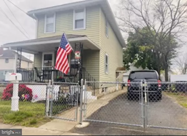 1 N CHESTER AVE, Riverside, NJ 08075