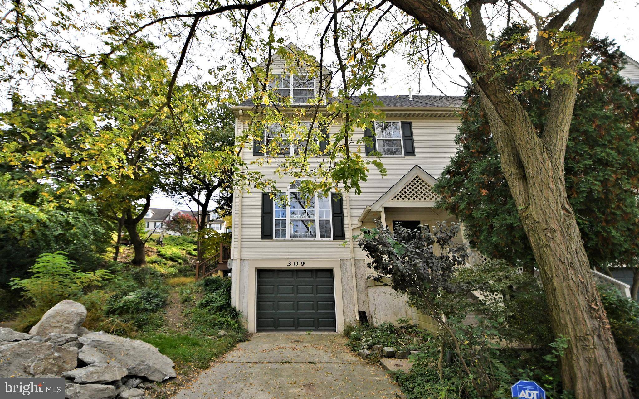 309 GINGER LN, Philadelphia, PA 19128