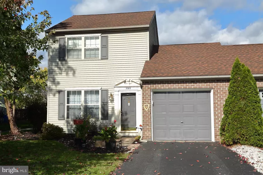 3393 GLEN HOLLOW DR, Dover, PA 17315