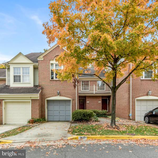 1827 DUFFIELD LN, Alexandria, VA 22307