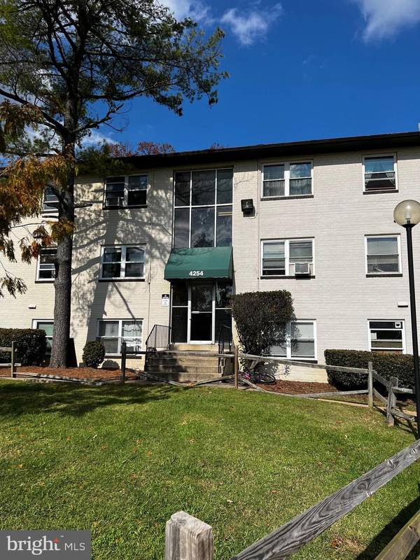 4254 BUCKMAN RD #11, Alexandria, VA 22309