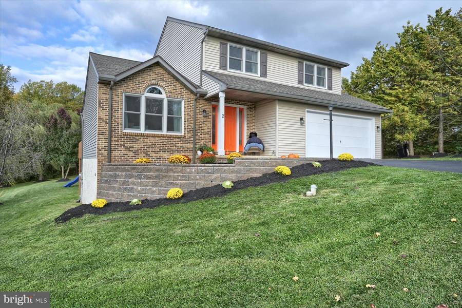 2 CHAPEL VIEW DR, Reinholds, PA 17569