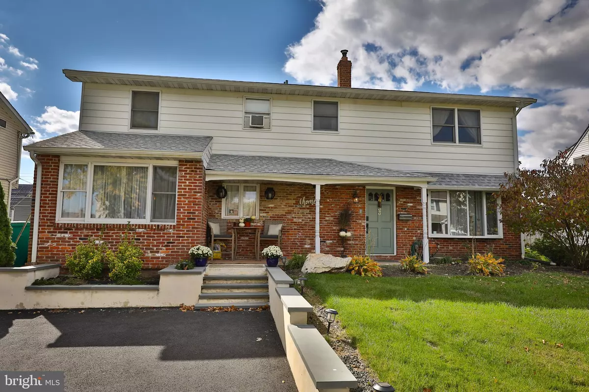 Levittown, PA 19055,33 RAMBLER LN