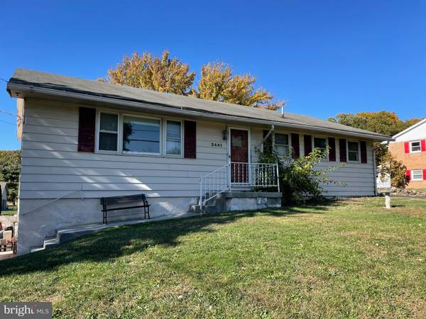 2441 GRANDVIEW RD, Hanover, PA 17331