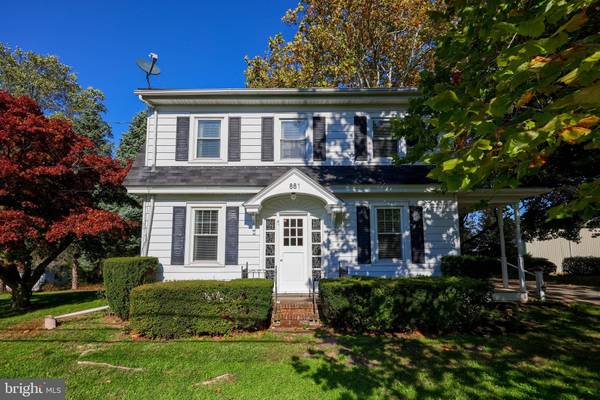 881 CHESTNUT ST, Douglassville, PA 19518